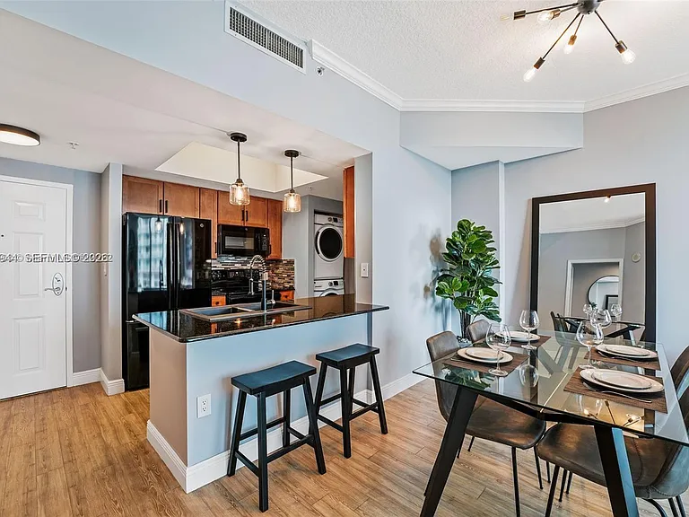 2000 N Bayshore Dr #1606 — Photo 6