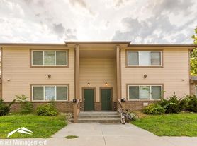 402 N 10th
