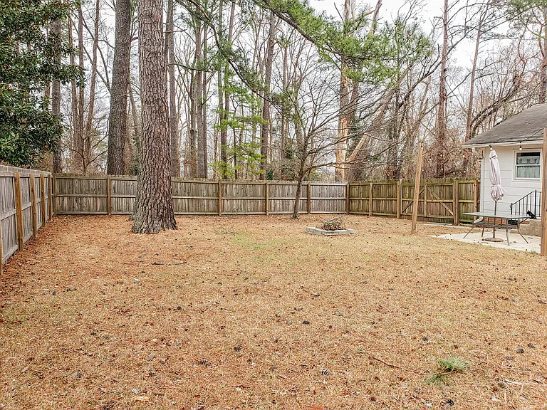 723 Skycliff Ct — Photo 35