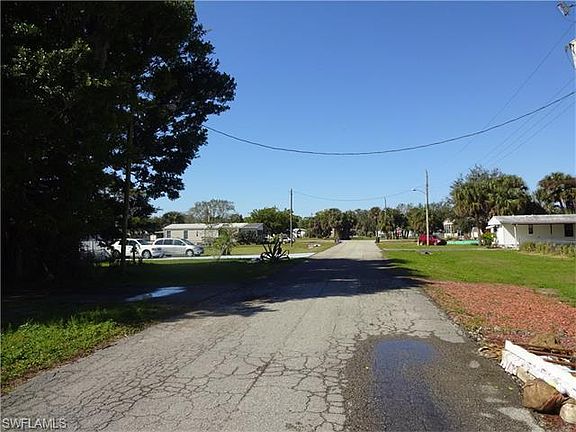 3rd image of 2501 Farrance Ct