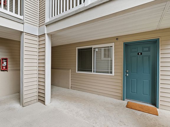Private, covered entryways welcome you home at Park View Apartments.