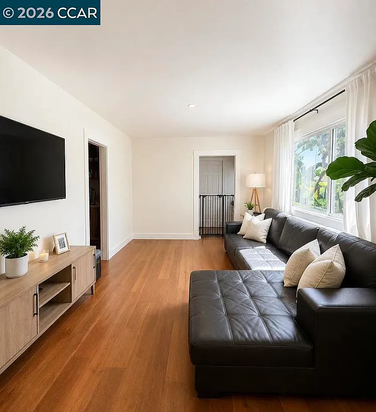 3 bed, 1300 sqft, $3,500 — Photo 4