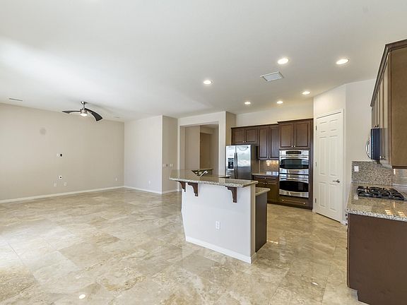 4th image of 39451 Camino Piscina