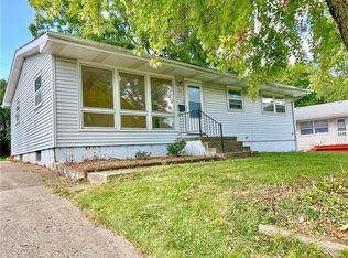 28 Ridge Dr, Decatur, IL 62521