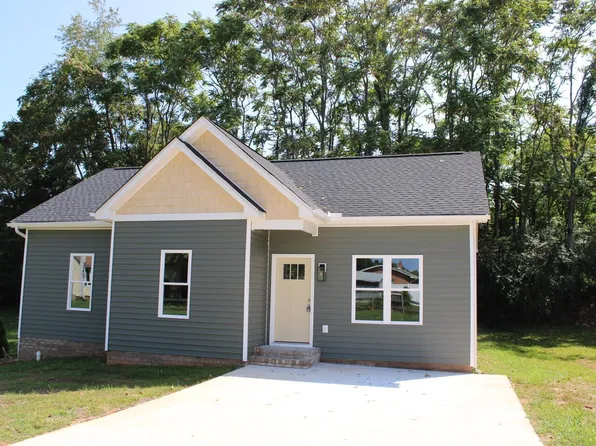 3 N Lot Ave, Appomattox, VA 24522