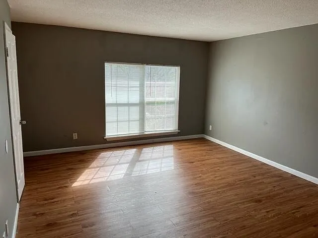 2 bed, 848 sqft, $1,025 — Photo 3