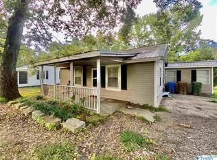 1204 Sparkman St NW, Hartselle, AL 35640