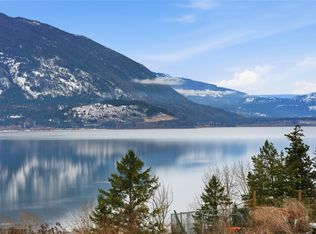 1660 28th Ave NE, Salmon Arm, BC V1E 3X2