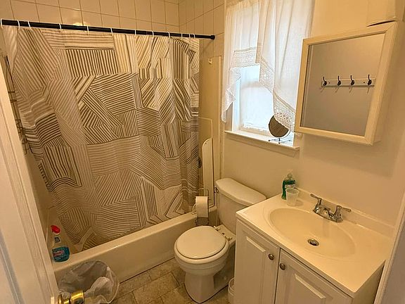 4th image of 247 Livingston Ave Floor 2