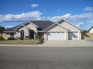 2225 Cumberland Dr, Redding, CA 96001