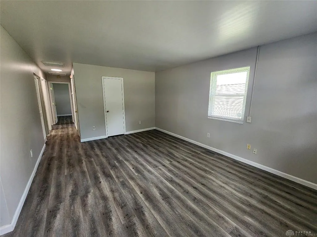 3 bed, 1.0 bath, 1014 sqft, $1,300 — Photo 4