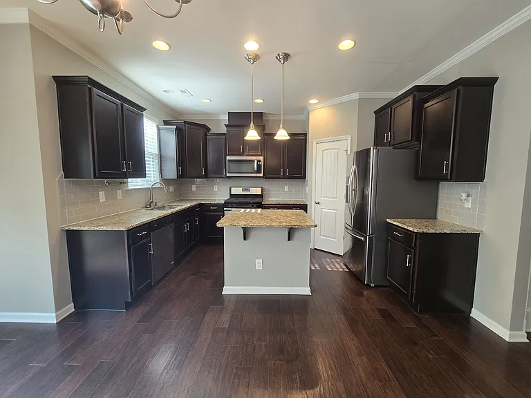 3917 Valley Side Ct — Photo 10