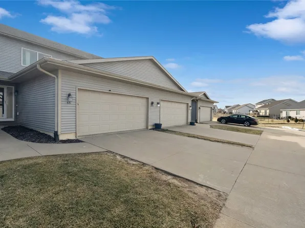 45 Woodstone Ln SW, Cedar Rapids, IA 52404