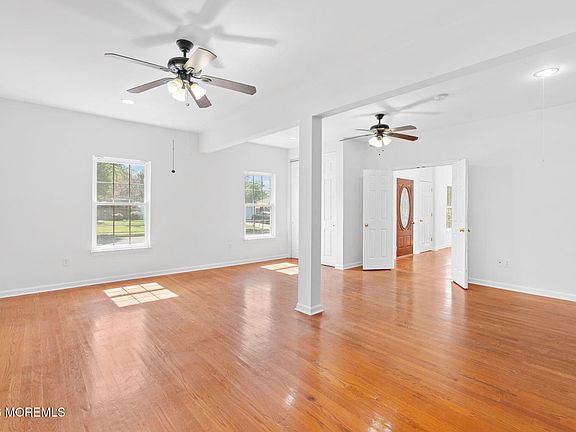 3rd image of 108 Nutmeg Road