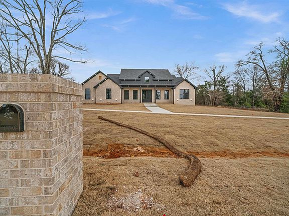 2nd image of 12264 Oak Grove Dr