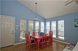 4th image of 4015 Fort Bend Dr