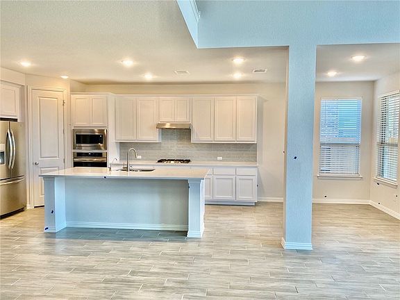 5th image of 3356 Amerigo Pl