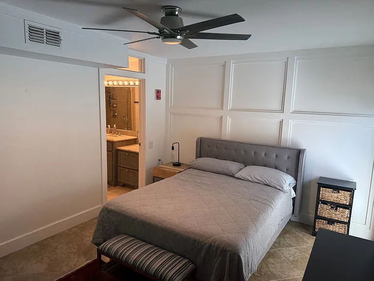 422 Canterbury Ct NW — Photo 15