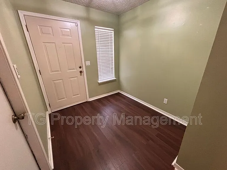 8531 Sturbridge Cir E — Photo 5
