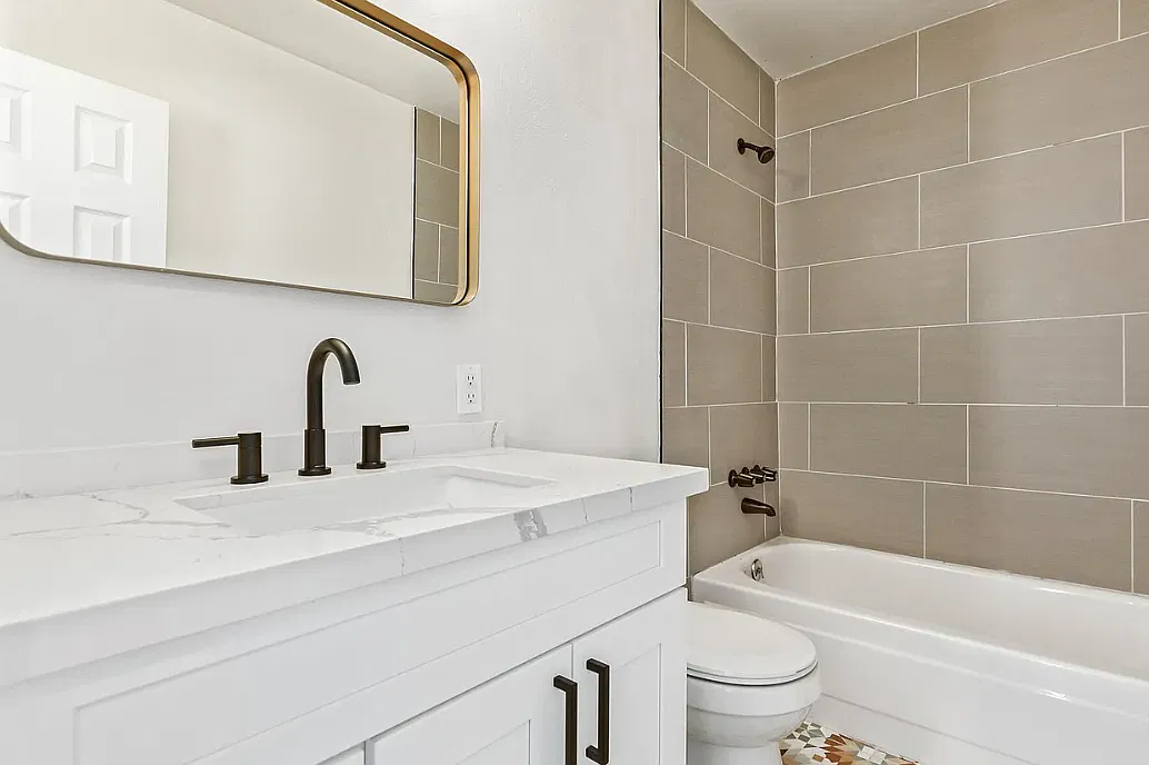 3 bed, 837 sqft, $1,550 — Photo 3