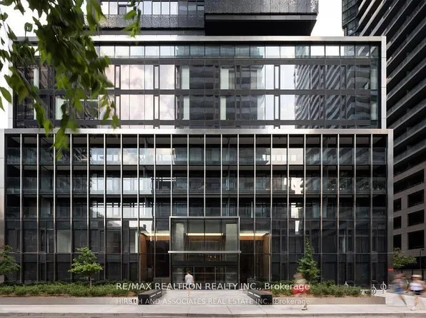 55 Charles St E #803, Toronto, ON M4Y 0J1