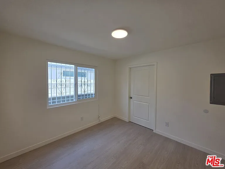 912 N Ridgewood Pl #2 — Photo 40