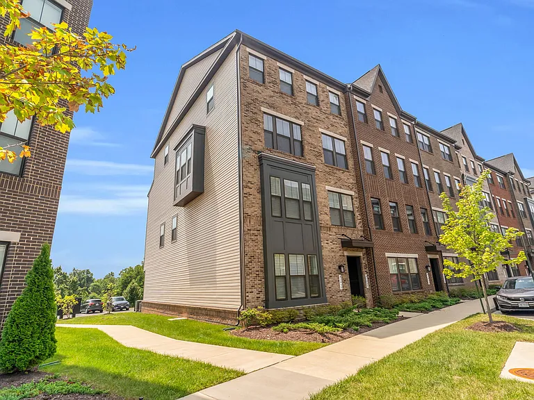 43457 Stonewood Crossing Ter — Photo 1