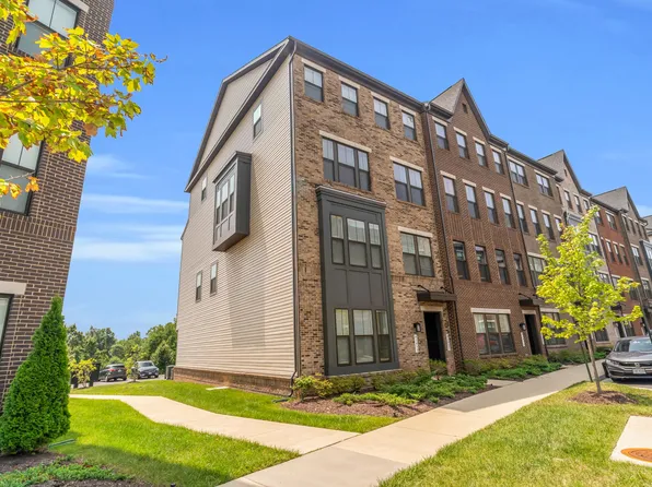 43457 Stonewood Crossing Ter, Ashburn, VA 20148