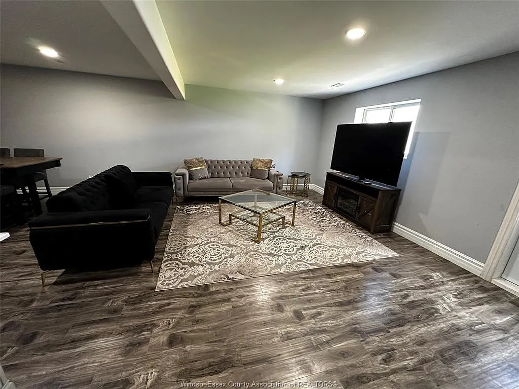 2 bed, $1,950 — Photo 4
