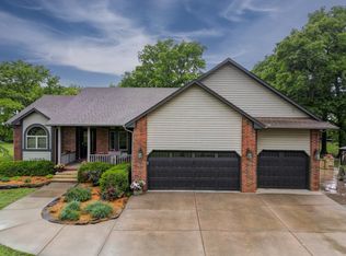 15745 85th Rd, Winfield, KS 67156