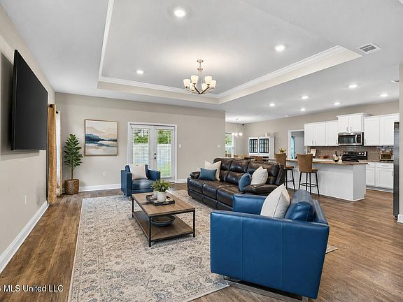 5th image of 6001 Penni Ln