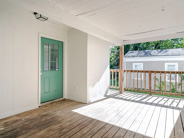 1215 Walnut St — Photo 13