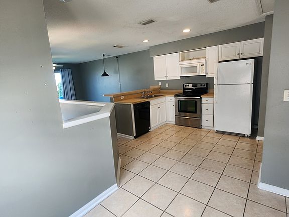 4th image of 728 Tarpon Ave #B