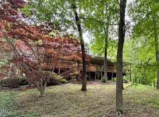 430 Whitaker Hollow Rd, Rocky Top, TN 37769