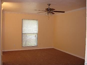 3rd image of 605 Edelweiss Dr