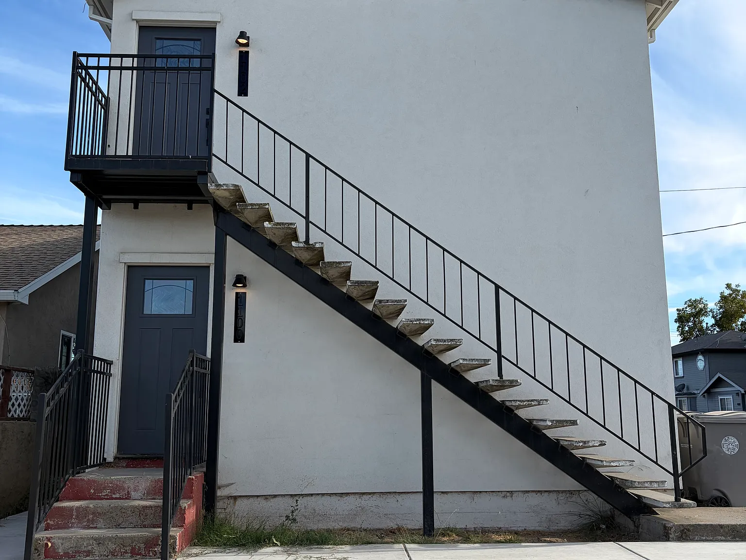 3 bed, 850 sqft, $1,800 — Photo 1