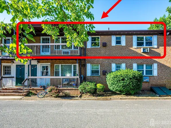 55 Gill Ln APT 28, Iselin, NJ 08830