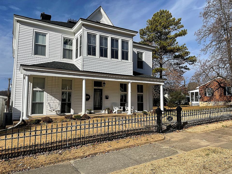 1st image of 2227 Oak Ave