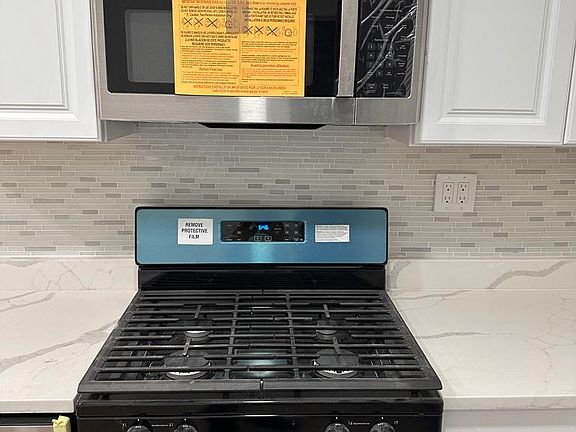 New gas oven, new microwave oven