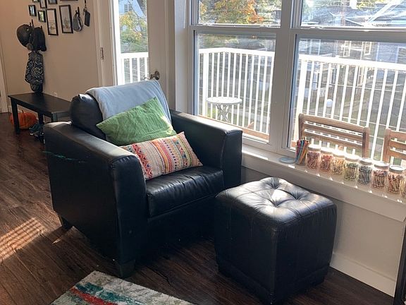 4th image of 611 W Elm St #10643065