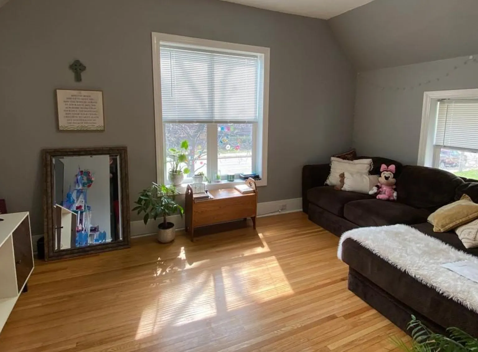 2 bed, 985 sqft, $1,800 — Photo 1