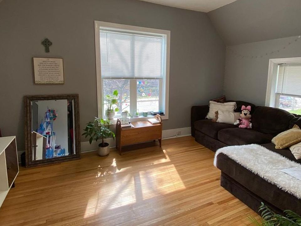 1st image of 2077 4th St