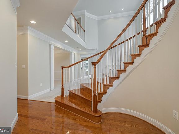 3rd image of 5630 Tower Hill Cir
