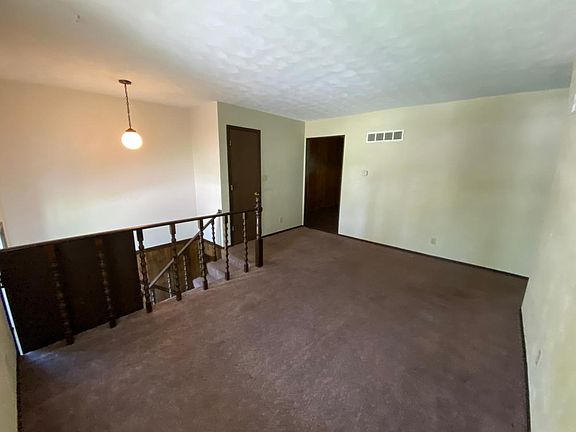 5th image of 15501 E 49th St
