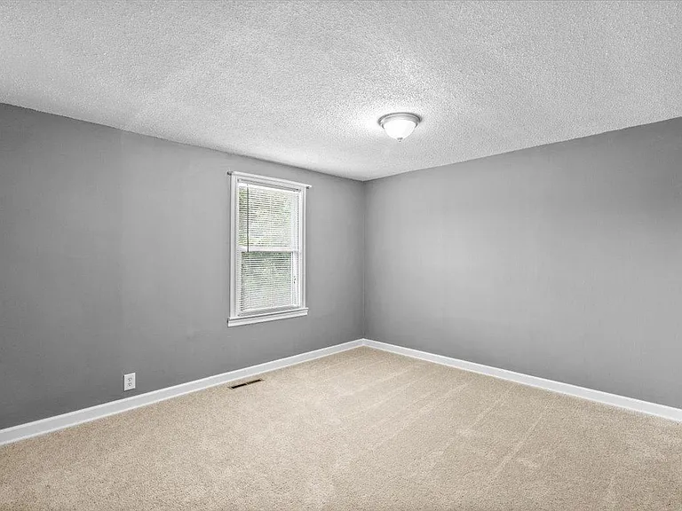 119 Easy St — Photo 3