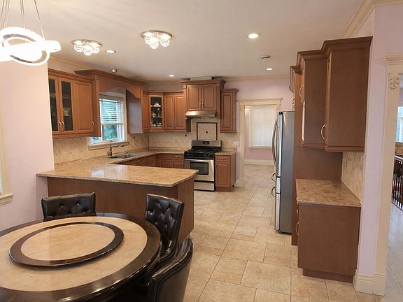 4th image of 11460 Seaton Rd