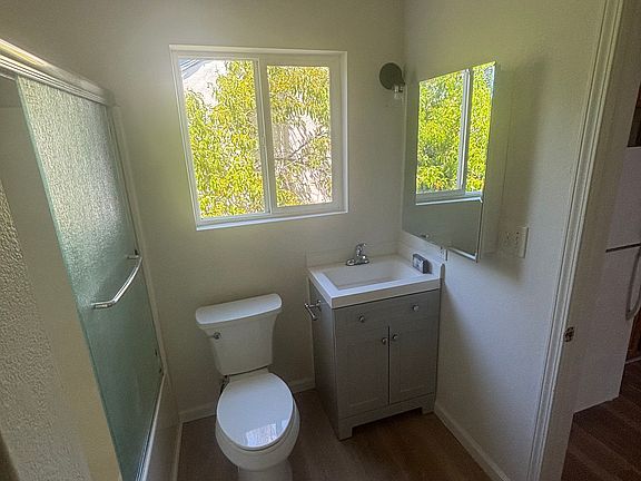3rd image of 4067 Vineyard Ave Unit 5
