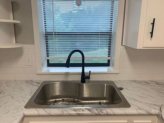5th image of 606 Ellen Dr Unit C