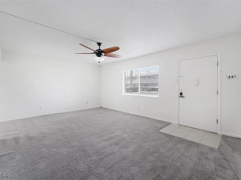 339 Joel Blvd #121 — Photo 2