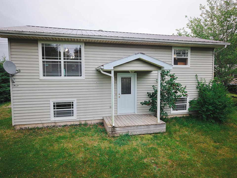 1st image of 3 Windcrest Ave
